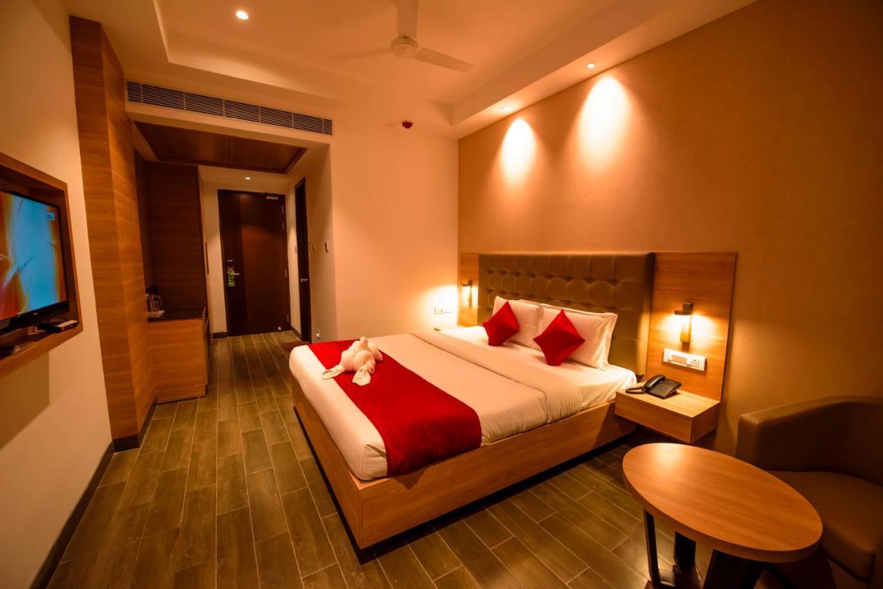 Hotel Annamalai Bahur Exterior photo