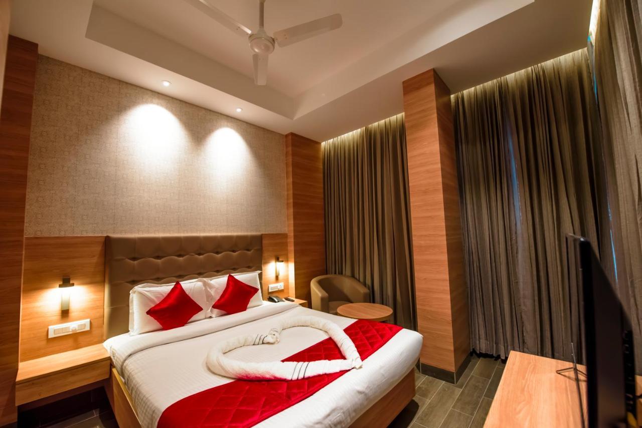 Hotel Annamalai Bahur Exterior photo