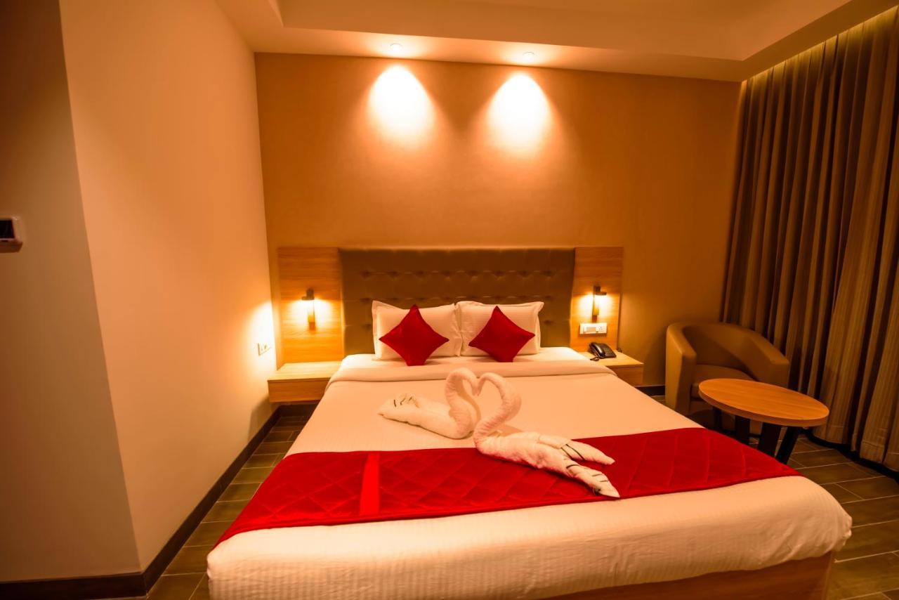 Hotel Annamalai Bahur Exterior photo