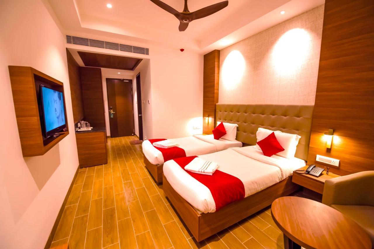Hotel Annamalai Bahur Exterior photo